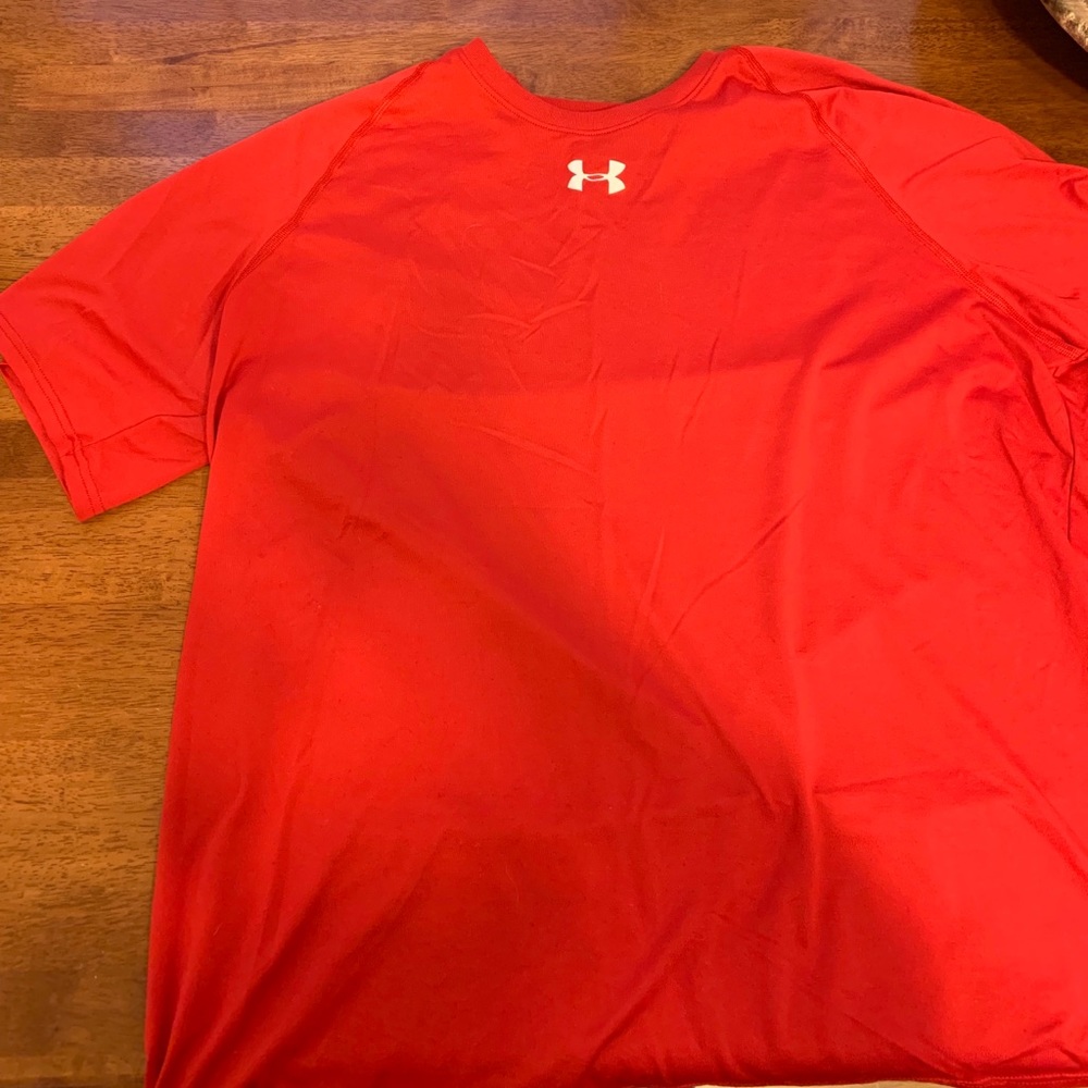 Men’s XL Under Armour Dri-Fit shirt